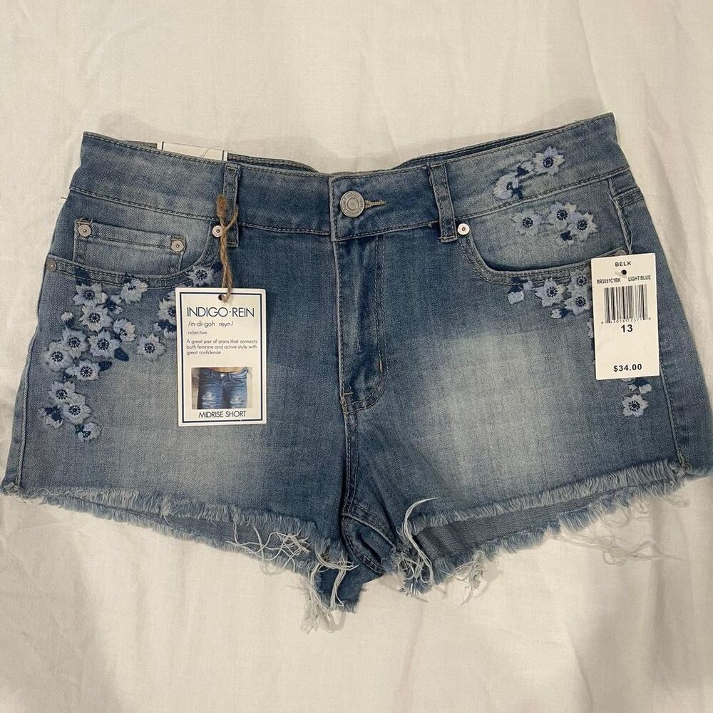 Indigo Rein Blue daisy embroidered denim shorts - Picture 2 of 3